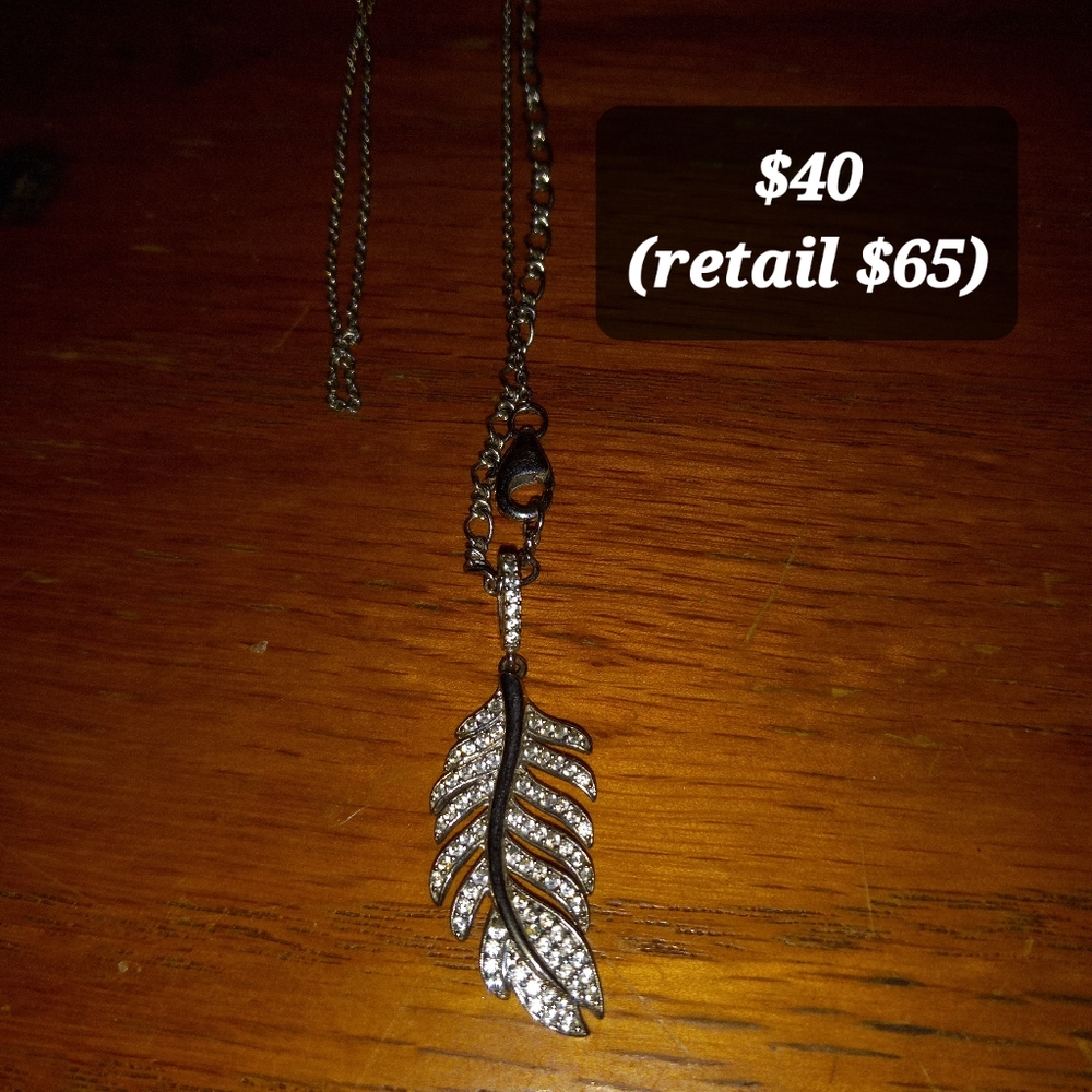 FEATHER NECKLACE